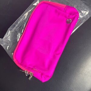 Lululemon Everywhere Belt Bag Large NWT Hot Pink Fuchsia Crossbody